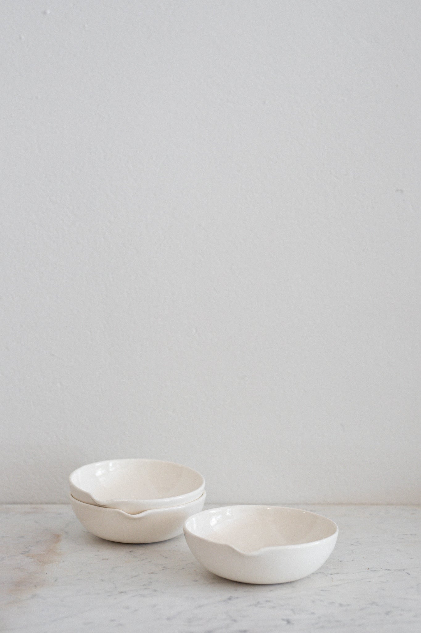 Ceramic Pouring Bowl in White