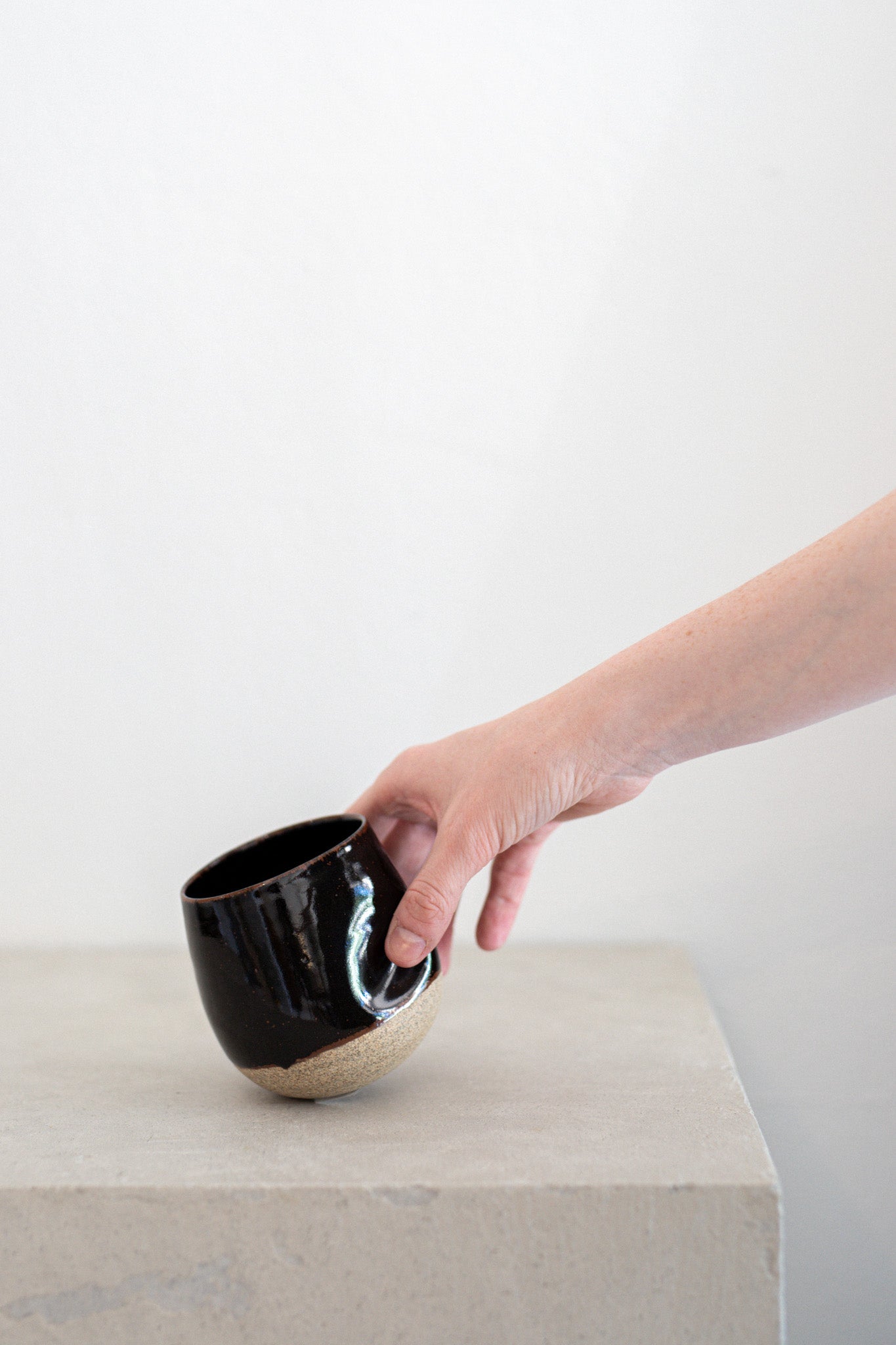 Ceramic Pinch Mug in Mocha glaze