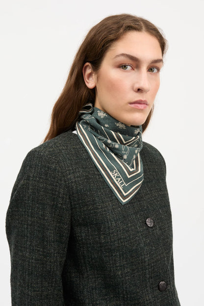 Skall Classic Scarf in Dark Green / Brown