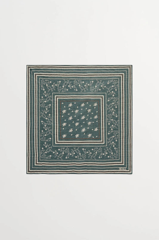 Skall Classic Scarf in Dark Green / Brown
