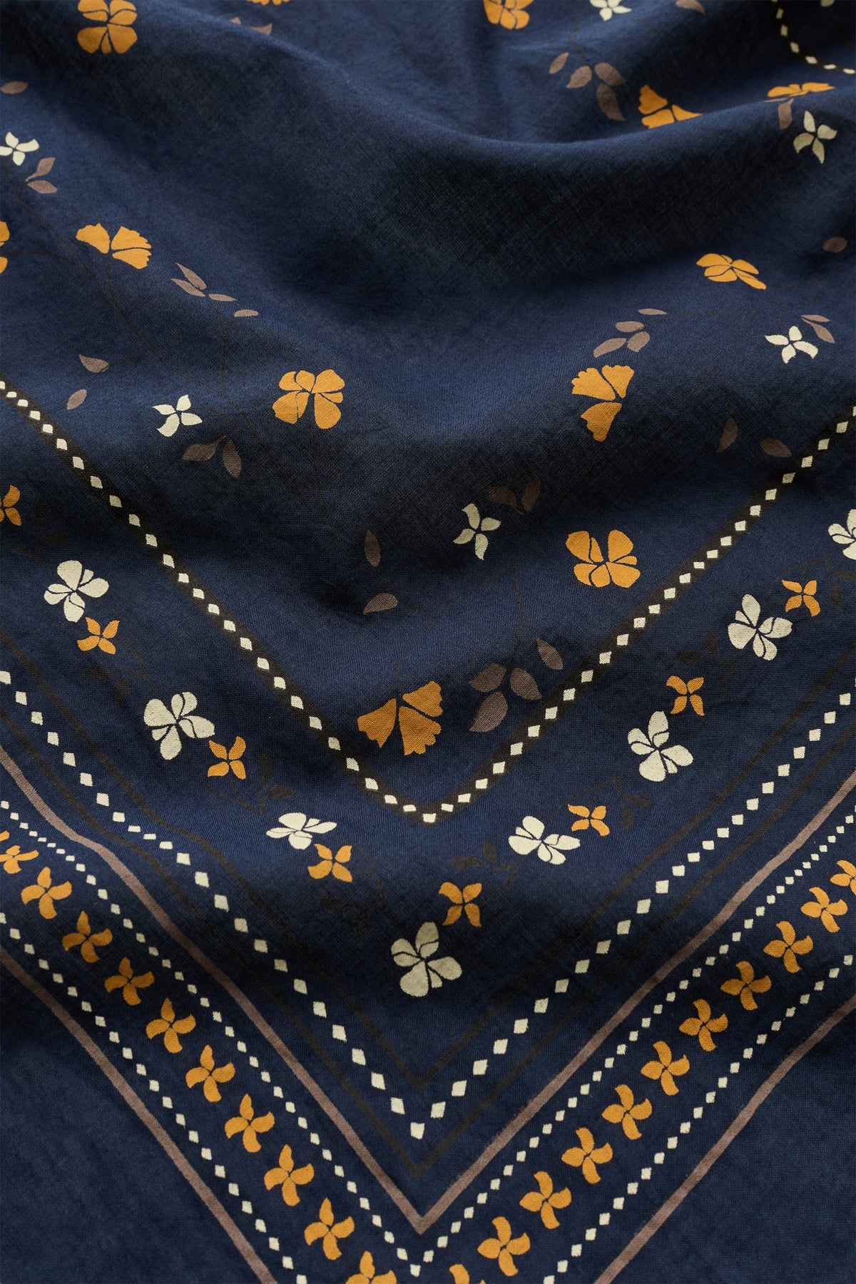 Skall Classic Scarf in Floral Navy