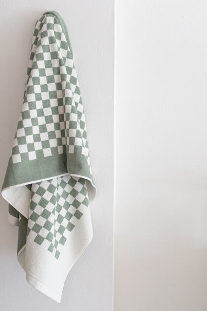 Roman Pool Towel in Sage & Chalk