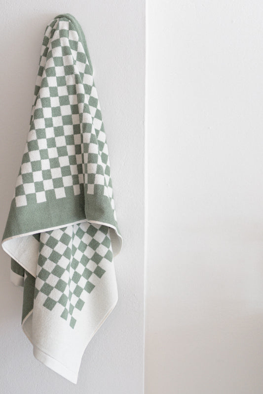 Roman Pool Towel in Sage & Chalk