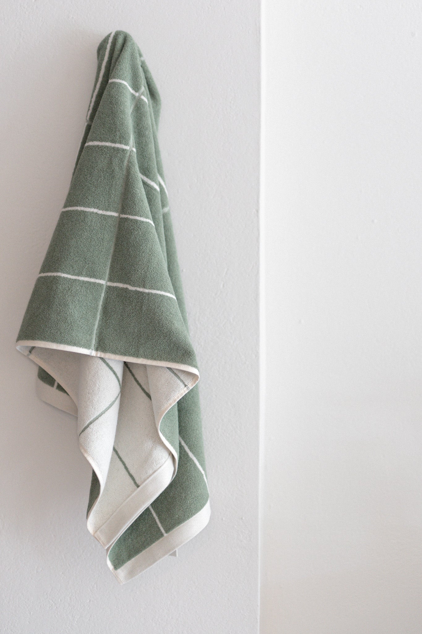 Bethell Bath Towel in Sage & Chalk
