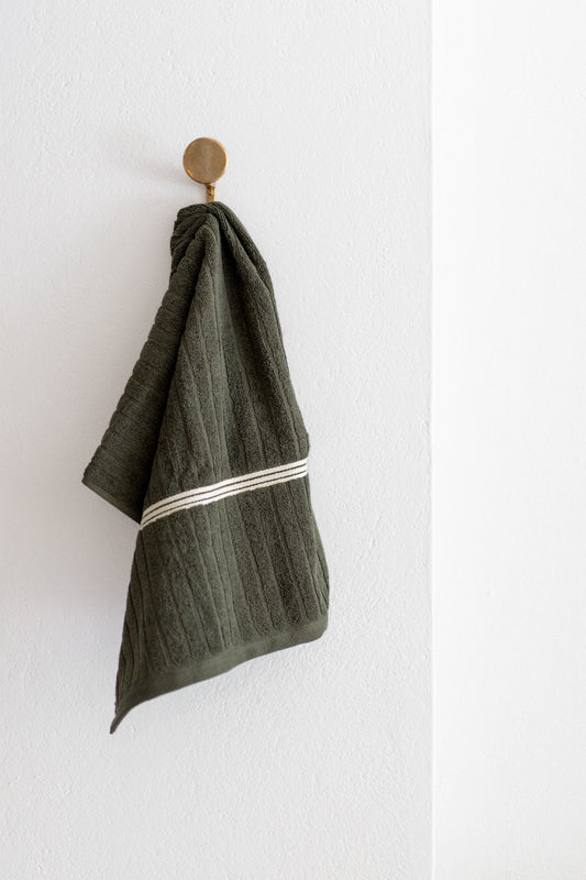 Emerald Hand Towel in Moss